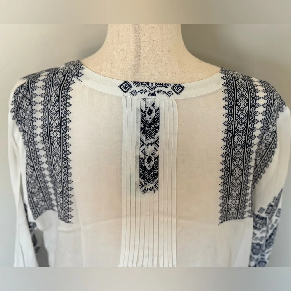 NWT | Daniel Rainn | Amely Boho Split Neck Top | White/Navy | Medium - Picture 5 of 10